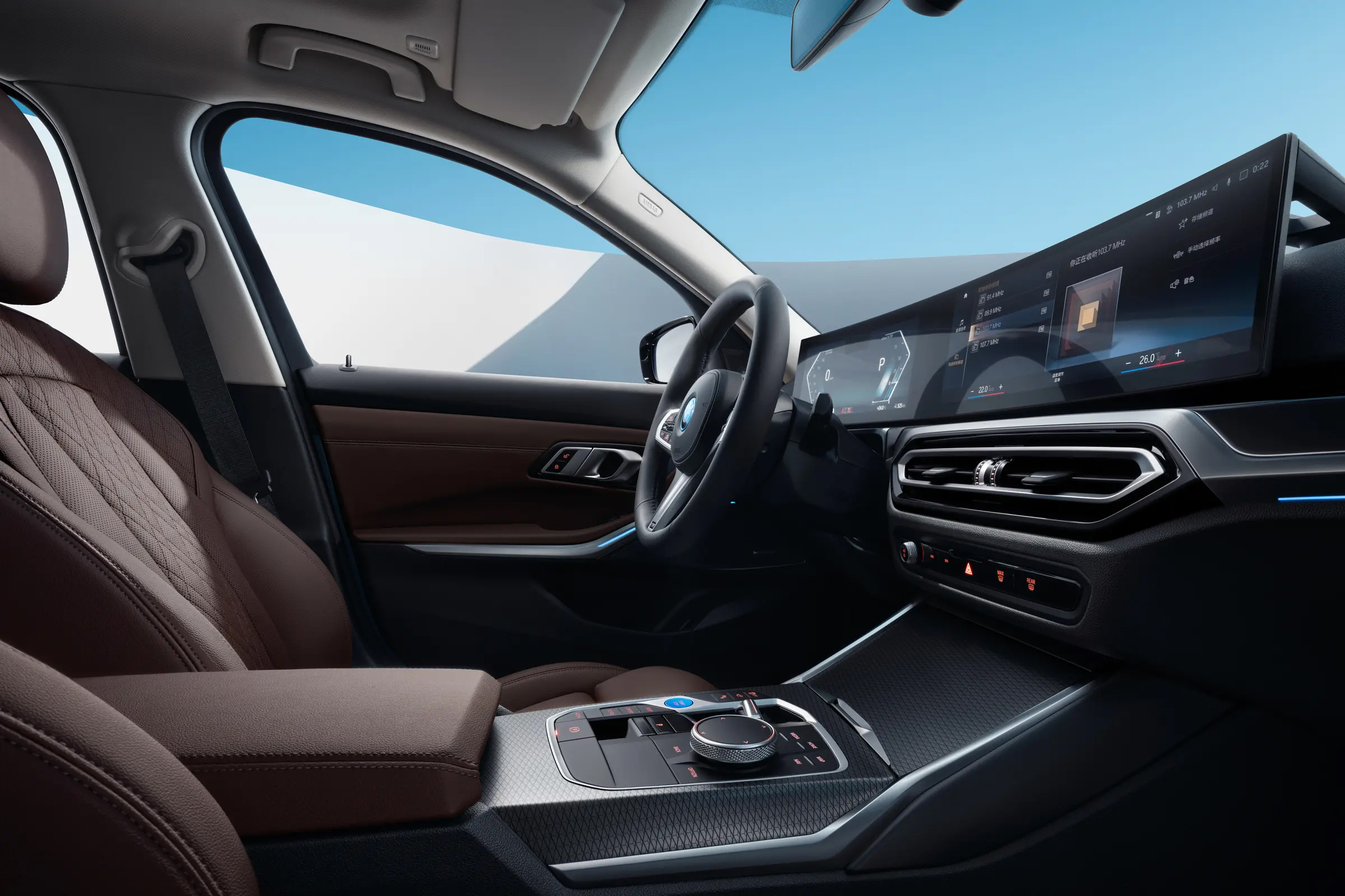 Электромобиль BMW i3 360